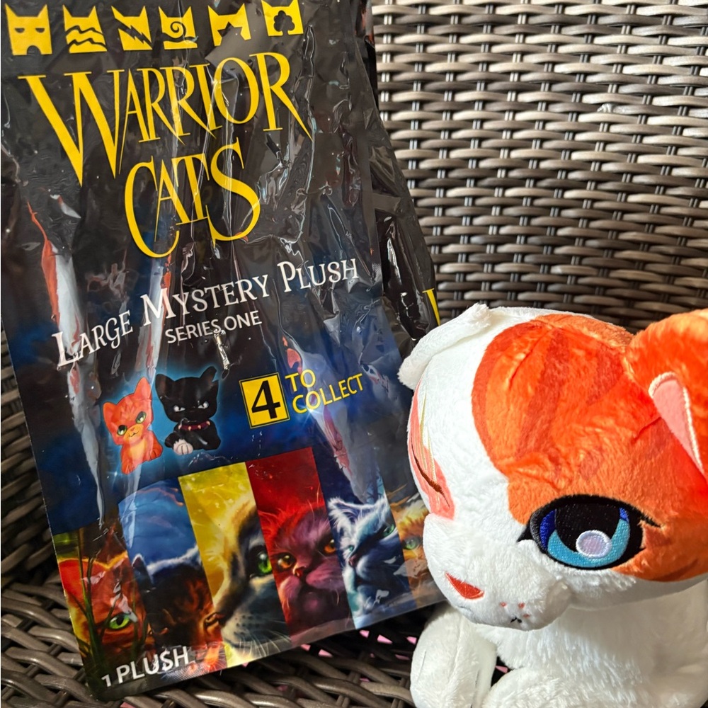 Warrior Cats large mystery plush Brightheart